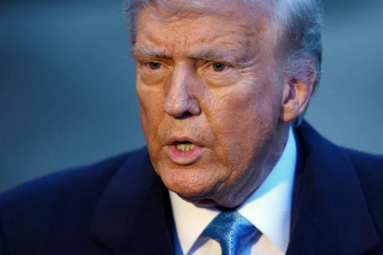 Трамп анонсировал новые 25% пошлины на импорт стали и алюминия в США для всех стран