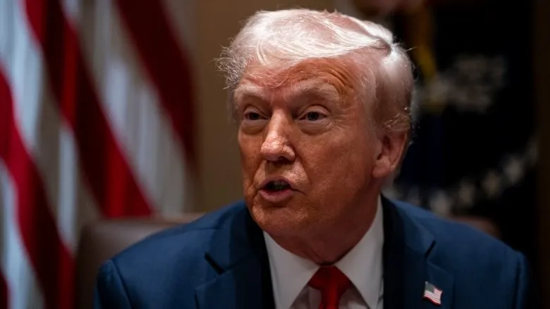 Трамп грозит Европе пошлинами 25% "на автомобили и другие товары". ЕС обещает ответить