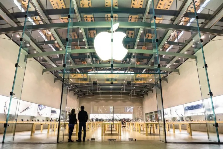Apple готовит новую функцию для AirPods: перевод разговоров в реальном времени
