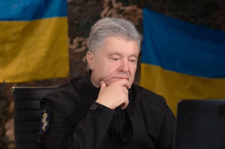 Суд ограничил Порошенко время на ознакомление с "угольным делом"
