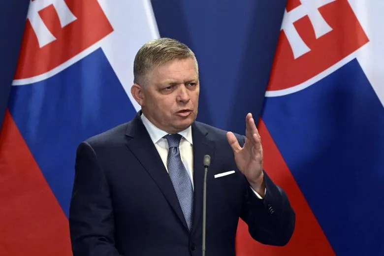 Фицо не исключает, что как и Орбан начнет блокировать санкции против России