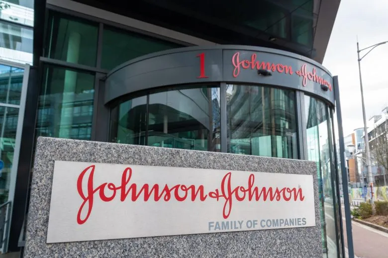 Johnson & Johnson инвестирует $55 млрд в заводы в США, чтобы избежать тарифов Трампа