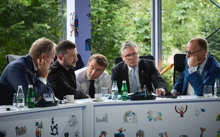 Зміна пріоритетів: Британія та Франція готуються до забезпечення довгострокової оборони України без підтримки США замість відправки миротворців.
