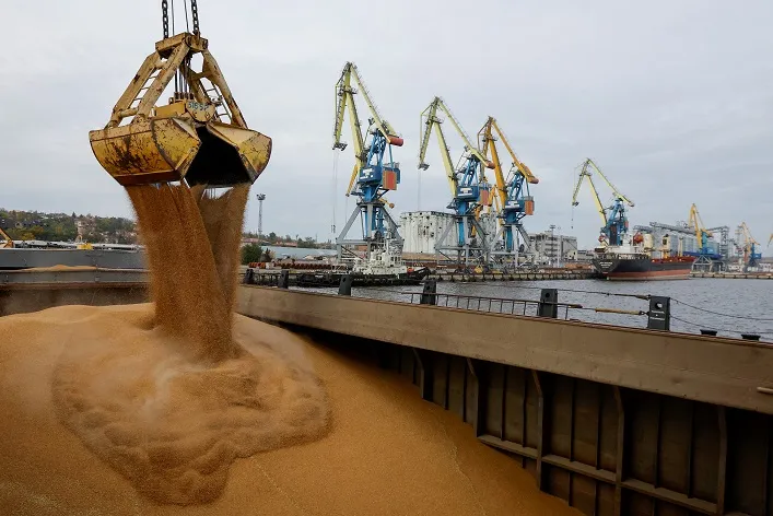 Минулого сезону Україна скоротила експорт зерна на 21%, однак виторг майже не змінився завдяки зростанню цін.