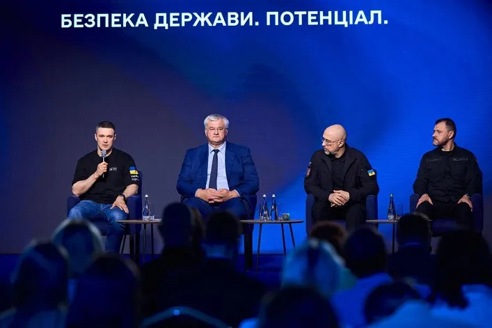 В уряді анонсували запуск нових грантових програм для зброярів.