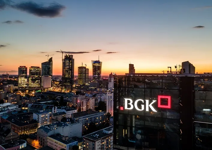 Для сприяння відбудові: Зеленський підписав закон про запуск в Україні польського держбанку розвитку BGK.