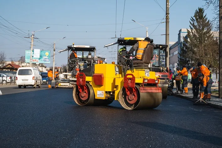 ЄІБ надає Києву €230 млн на відновлення дорожньої інфраструктури.