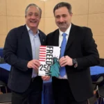 Укрпошта і пошта США - порівняння збитків і зарплат керівників
